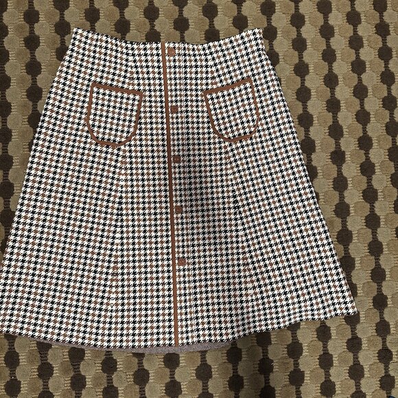 Apparalel Houndstooth Button/Pocket Detail Skirt - Picture 1 of 7